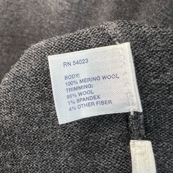 Gap Men's 100% Italian Merino Wool Sweater Charcoal Gray Tight Knit V-Neck Large - Picture 10 of 11